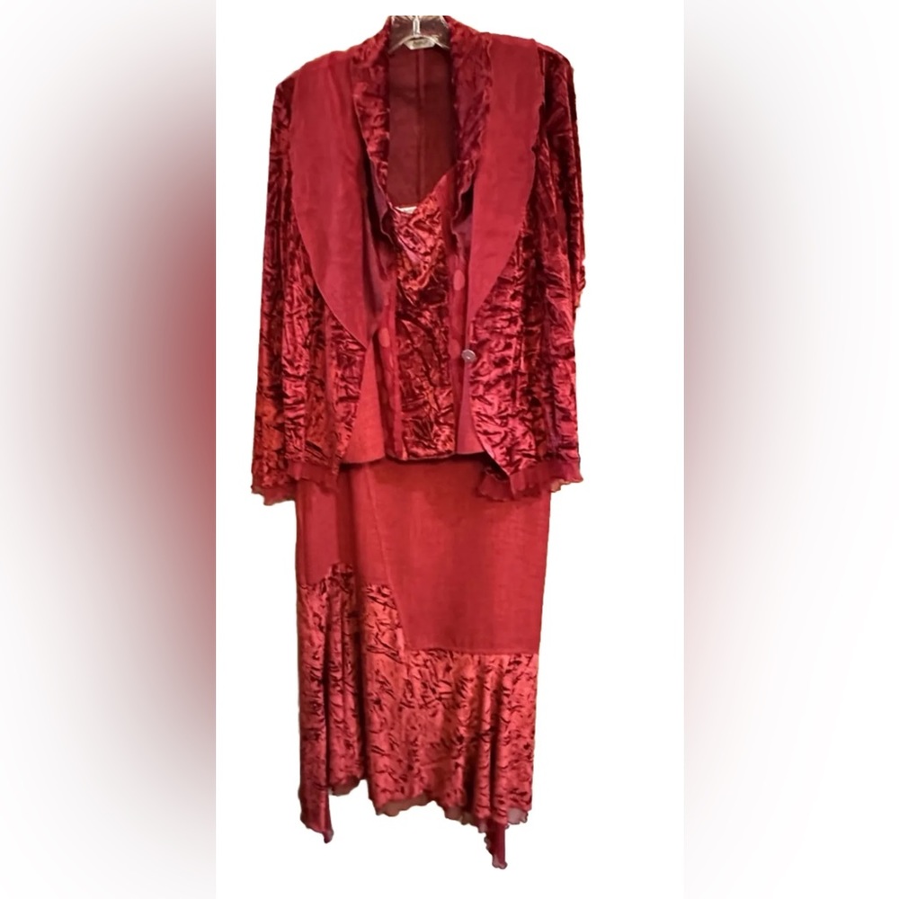 Avalon Collection 3 PC SKIRT SET RED CRUSHED VELVET GAUZY US SIZE 10 FUN UNIQUE